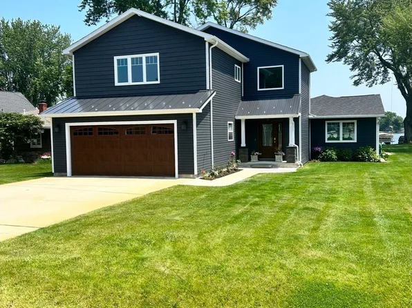 3750 Kingsway Dr, Highland, MI 48356