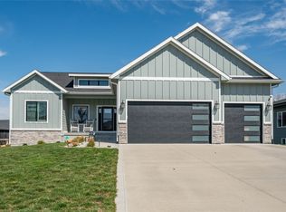 1601 Marina Cove Dr, Polk City, IA 50226