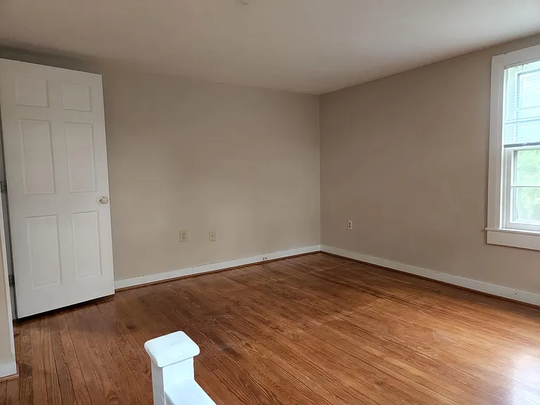 1520 Ridout Ln — Photo 18