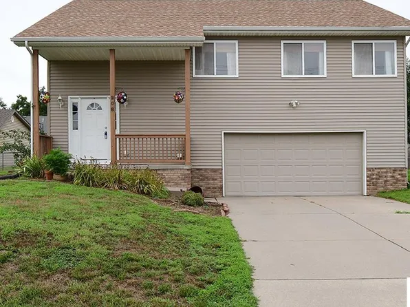 208 Jackson St, Blair, NE 68008