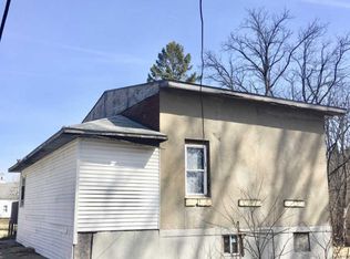 84599 County Road 687, Hartford, MI 49057
