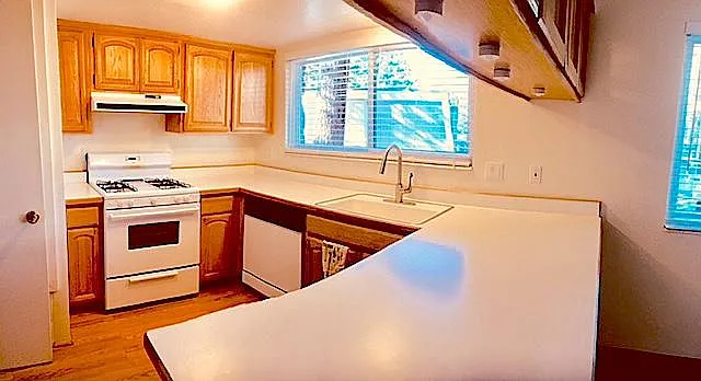 Gas cooking/dishwasher/garb. disp