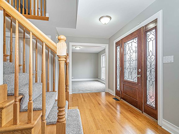 2nd image of 709 Doral Ln