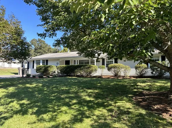 19 Merrill Dr, Framingham, MA 01701