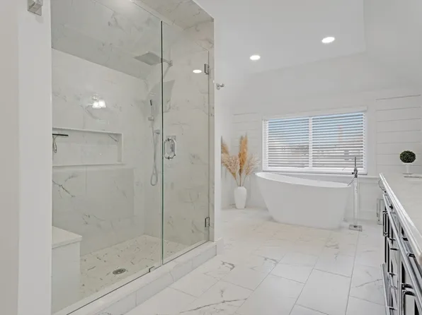77 Fern St, New Bedford, MA 02744