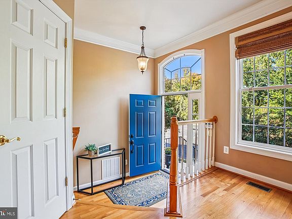 4th image of 3852 Elmwood Towne Way