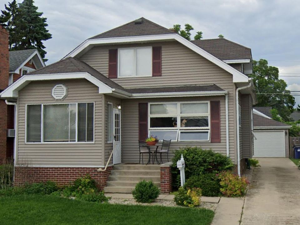 2nd image of 2902 Mitchell St