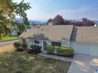 831 N Canterbury Ct, Sequim, WA