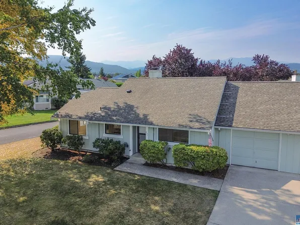 831 N Canterbury Ct, Sequim, WA 98382