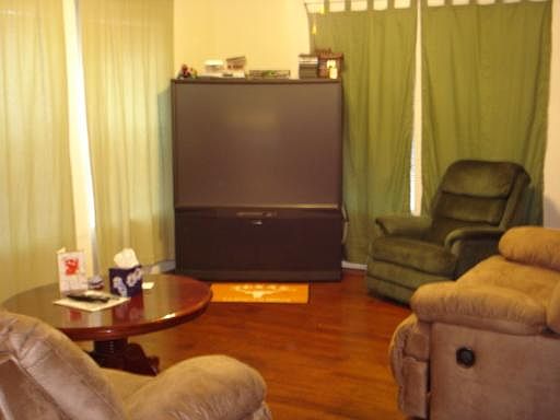 5th image of 327 S Kendalia Ave