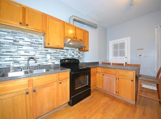 1648 W 35th St APT 2F, Chicago, IL 60609