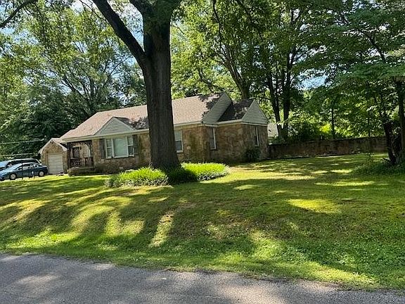 2nd image of 1629 Alta Vista Dr