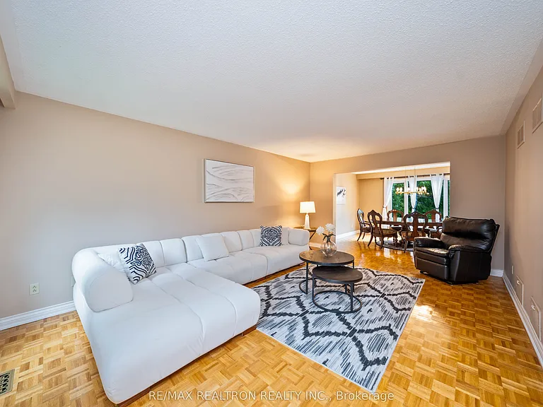 194 Glenada Ct — Photo 11