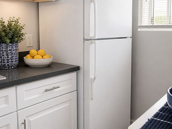3rd image of 1846 Olive Ave APT 3