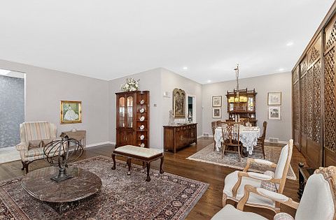 5th image of 2926 W Birchwood Ave