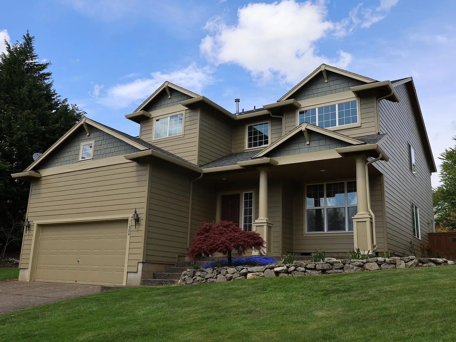 4 bed, 2.5 bath, 2503 sqft, $3,500 — Photo 2