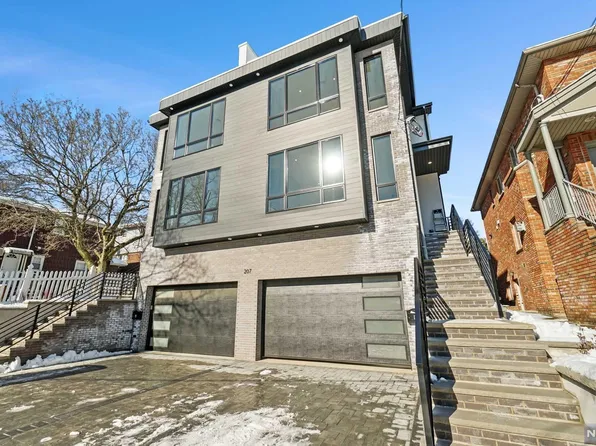 207 4th St #B, Palisades Park, NJ 07650
