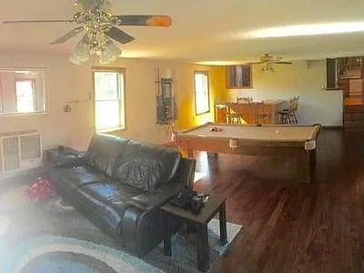 172 College Hwy — Photo 2