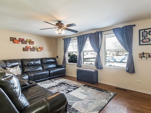 5th image of 1866 Endicott Cir