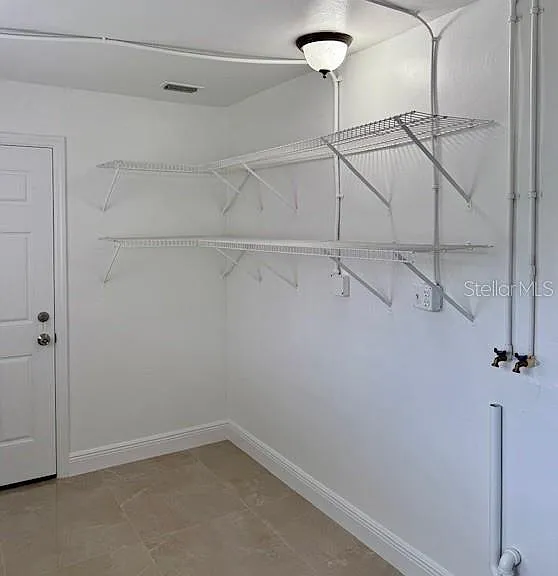 1337 Lake Asher Cir — Photo 32