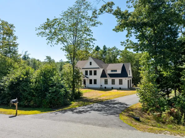 14 Raspberry Lane, Topsham, ME 04086