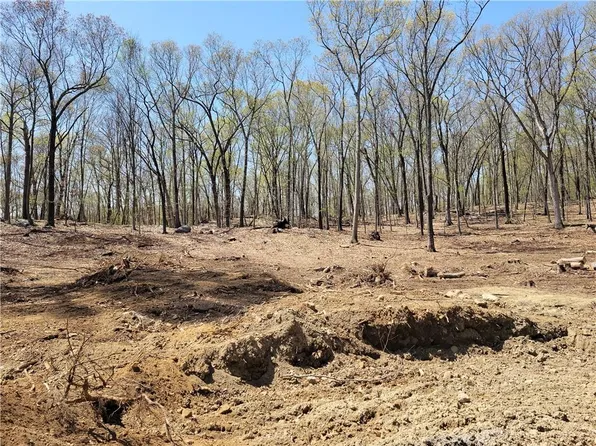 24 Dr Tonys Road, Katonah, NY 10536