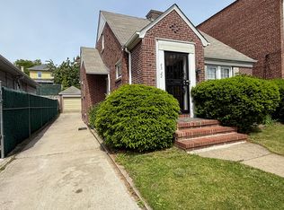4522 157th St, Flushing, NY 11355