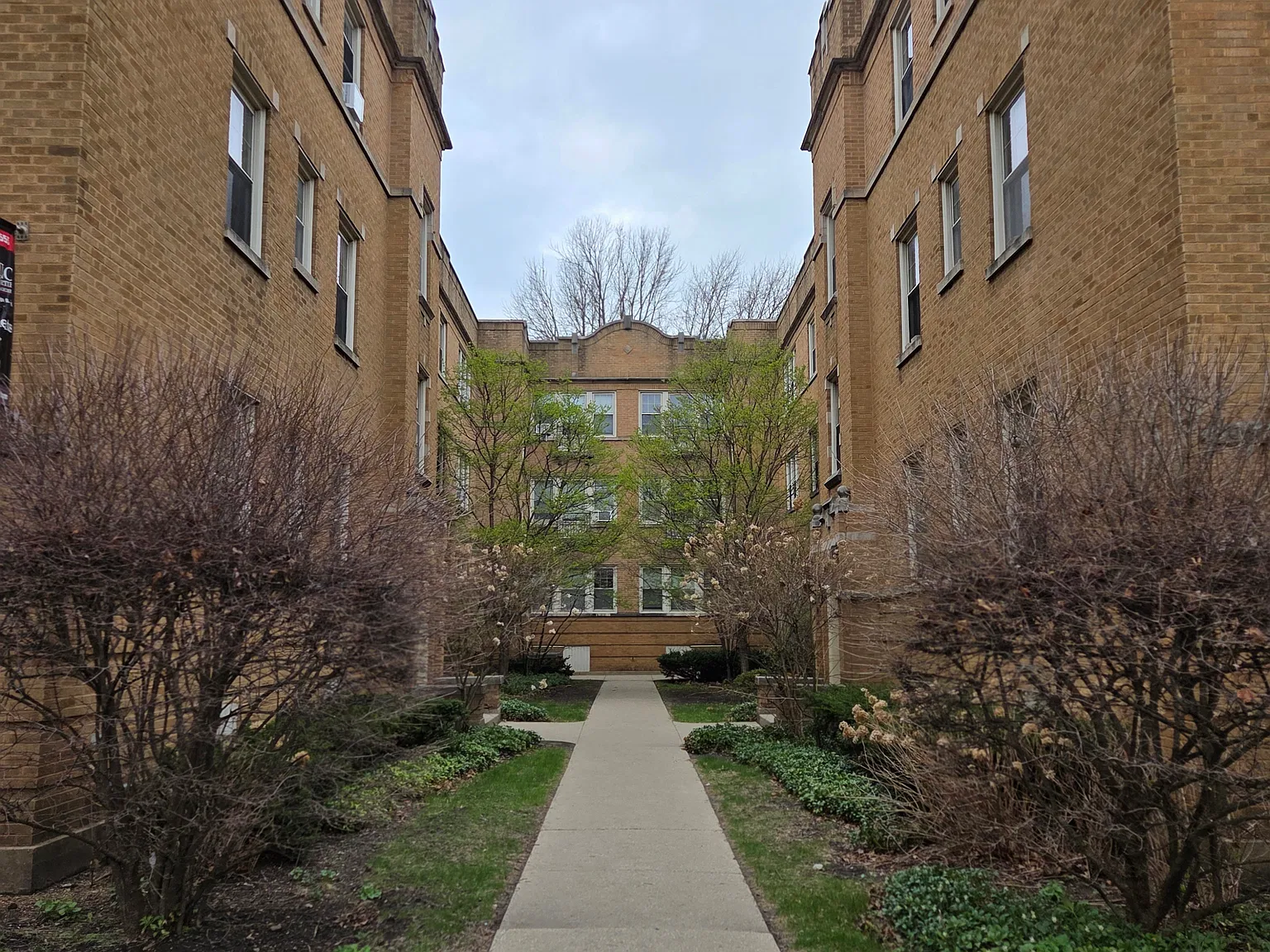 2 bed, 1000 sqft, $1,750 — Photo 1