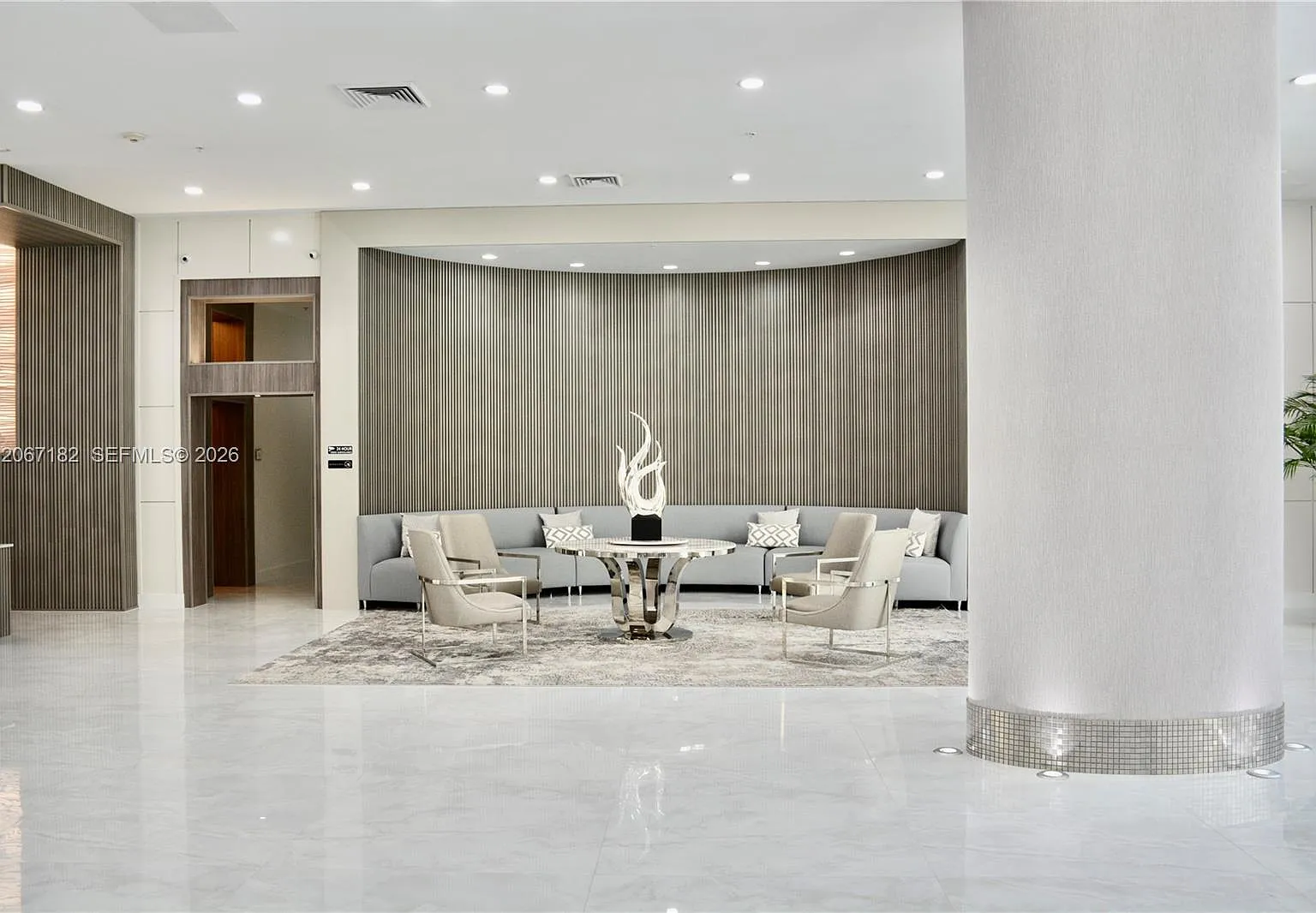 Venture At Aventura East — Photo 1
