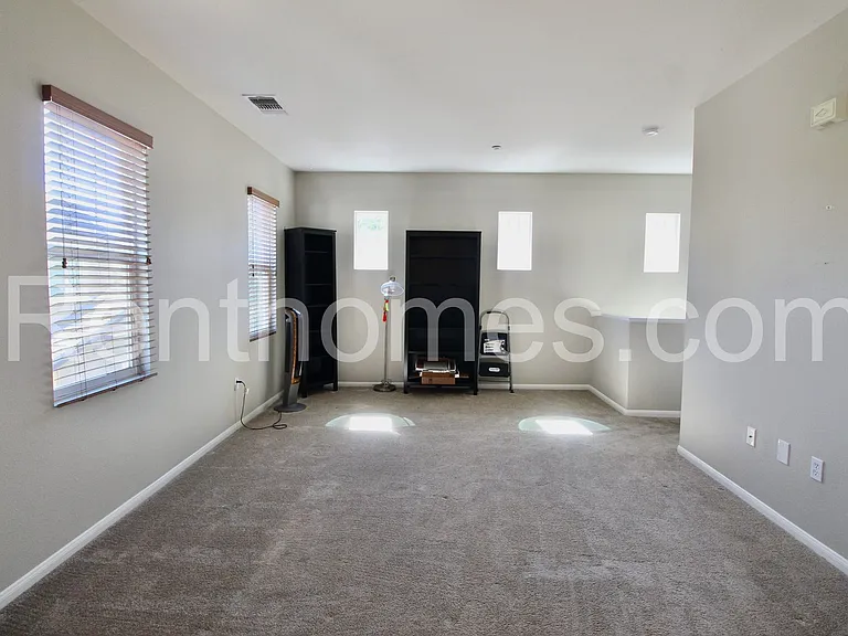 314 Borden Rd — Photo 2