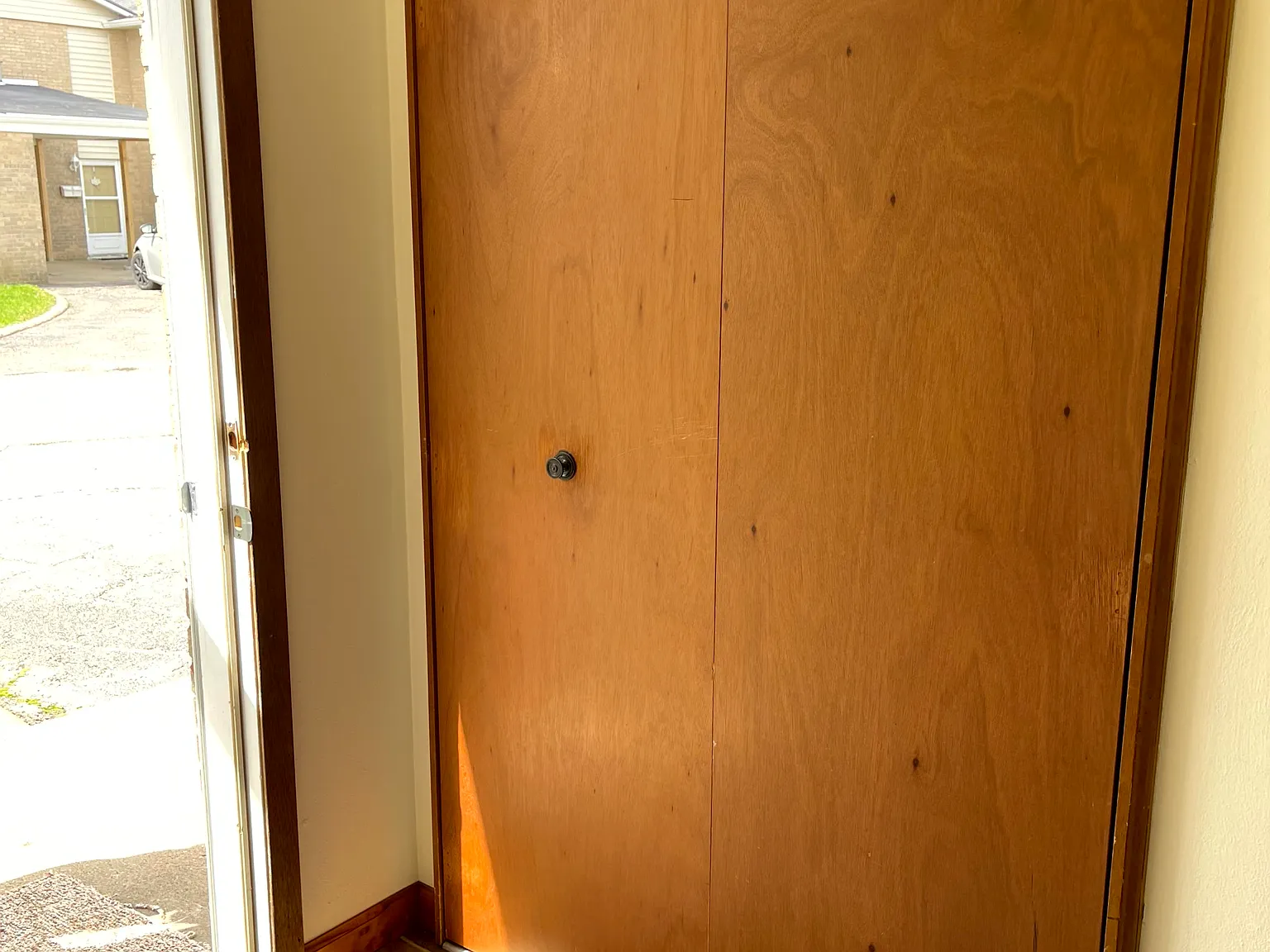 3 bed, 1.5 bath, 1200 sqft, $1,300 — Photo 2