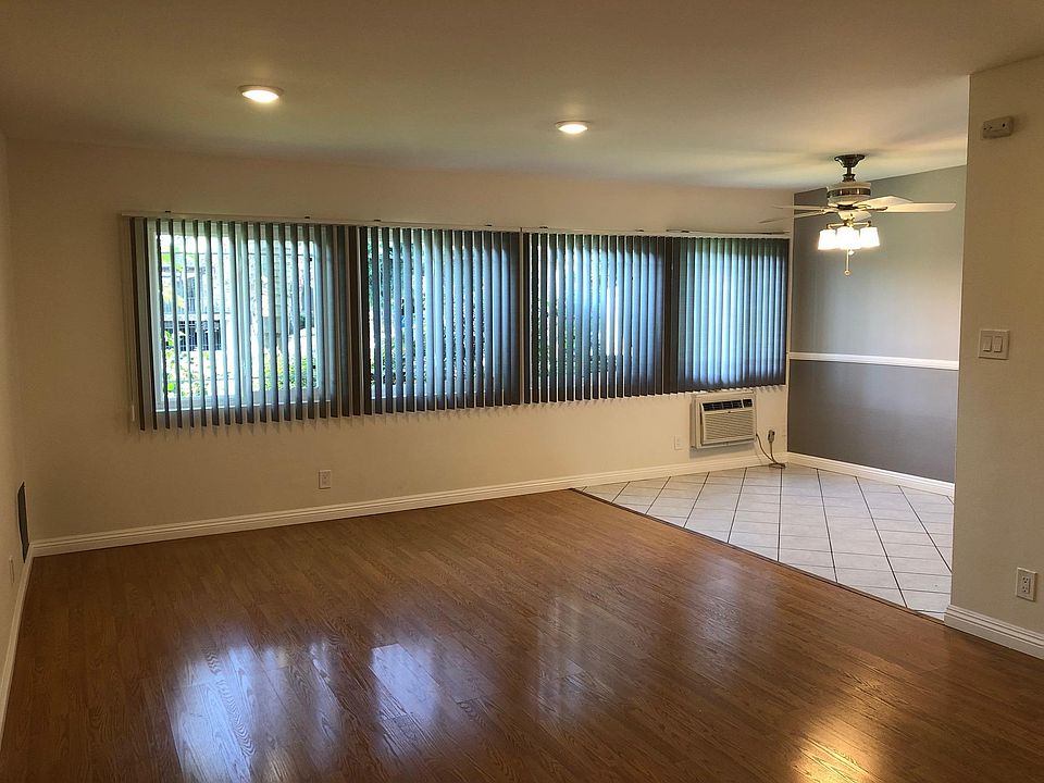 1st image of 13423 Burbank Blvd APT 9