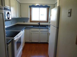 1056 Pleasant St, Bismarck, ND 58504