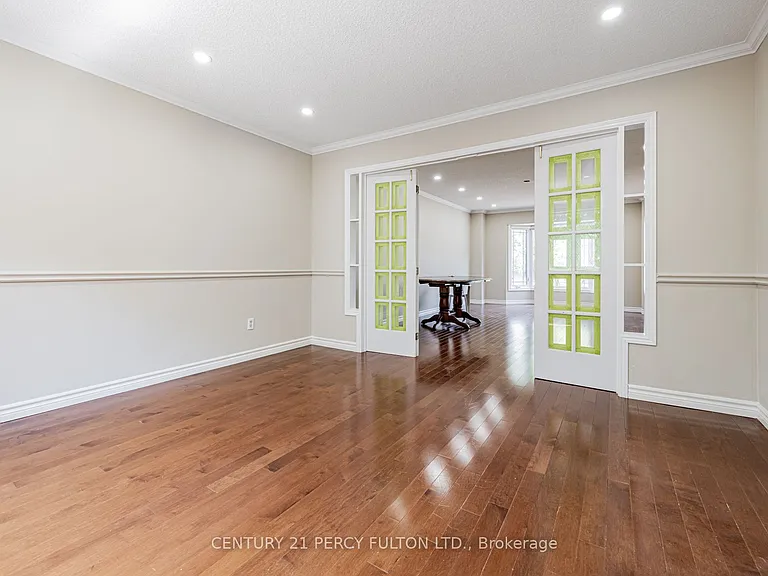 81 Ennisclare Pl — Photo 8