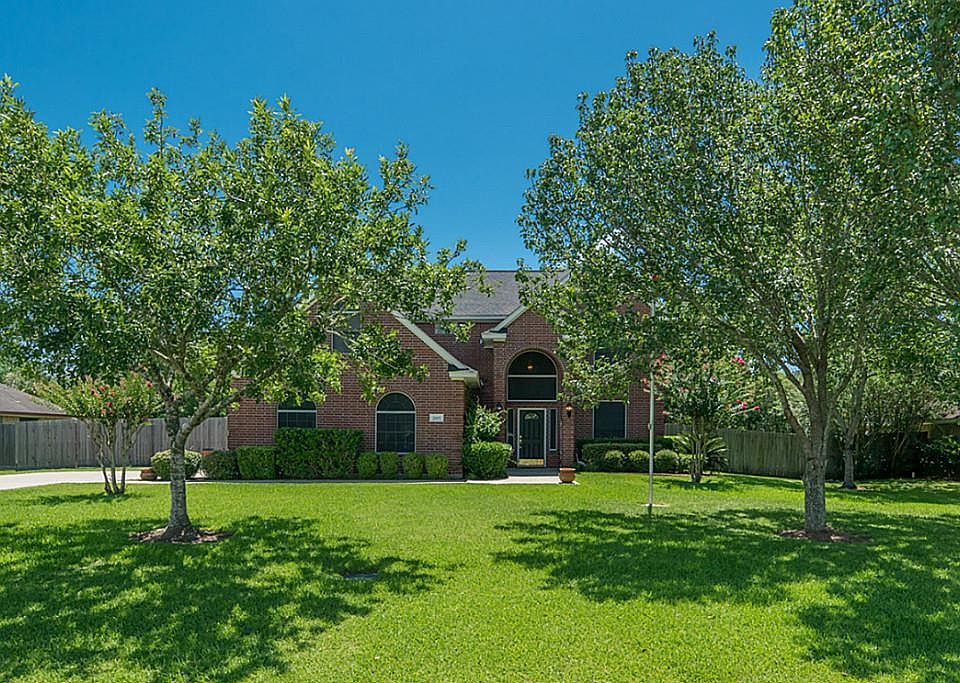 1st image of 2207 Magnolia Bnd
