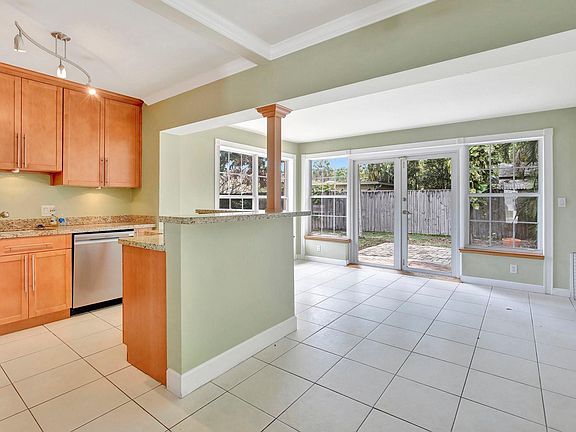 3rd image of 1811 SW 9th Avenue
