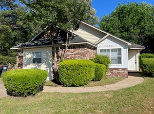 1006 University Dr, Russellville, AR 72801