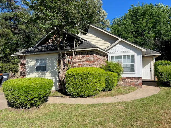 1006 University Dr, Russellville, AR 72801