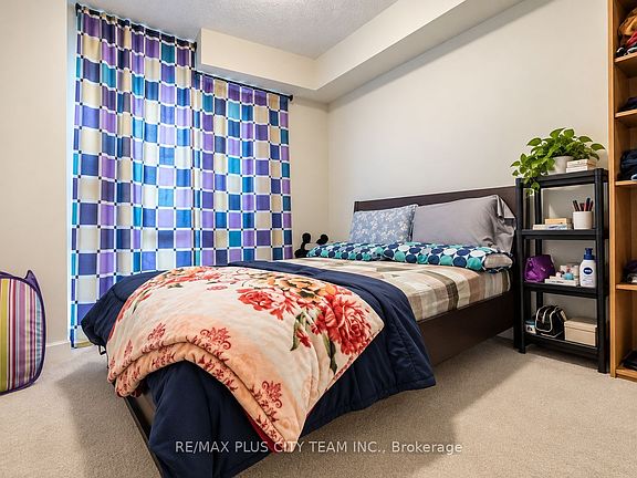 5th image of 33 Bay St #1502