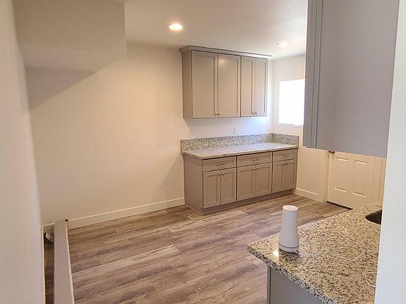 5th image of 3063 Judah St