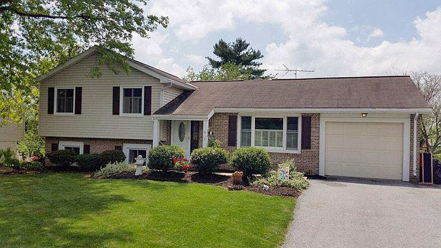 1st image of 412 Ashford Dr