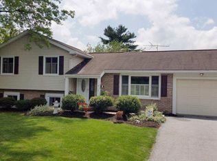 412 Ashford Dr, Lancaster, PA 17601