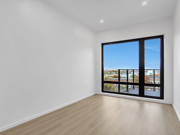 4th image of 81-07 Kew Gardens Rd #8F