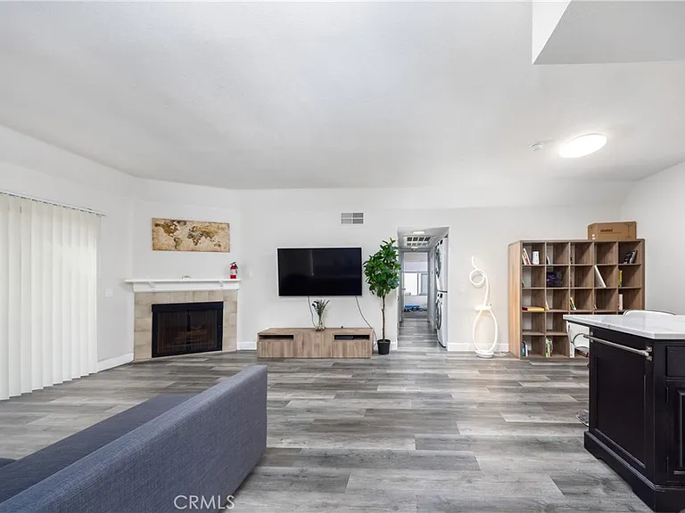 22725 Lakeway Dr #393 — Photo 2