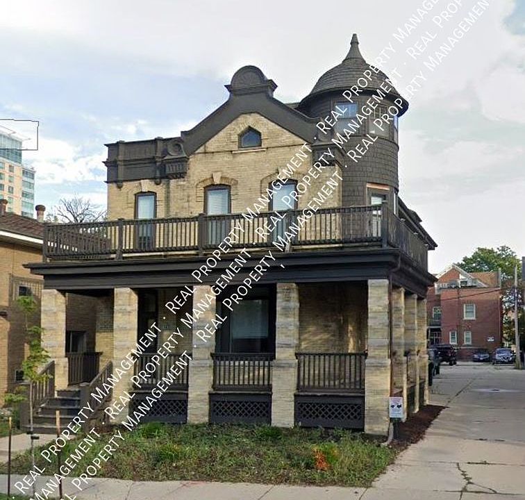 1st image of 1462A N Farwell Ave