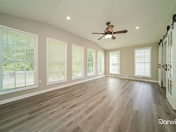 4th image of 6601 Meadowlark Dr