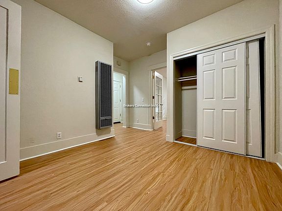 4th image of 3042 Sacramento St