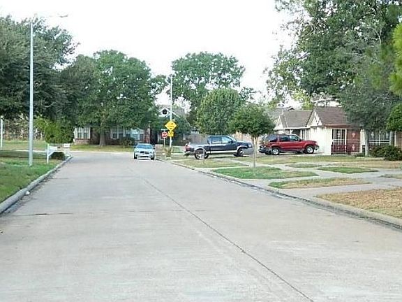 4th image of 5403 Oak Cove Dr