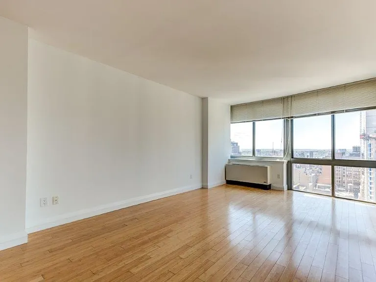 800 6th Ave #19D — Photo 3