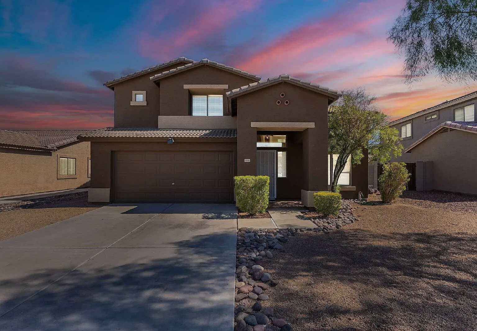 3 bed, 2.5 bath, 2002 sqft, $2,095 — Photo 1